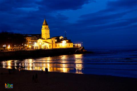 Playa San Lorenzo de Gijón (Asturias)